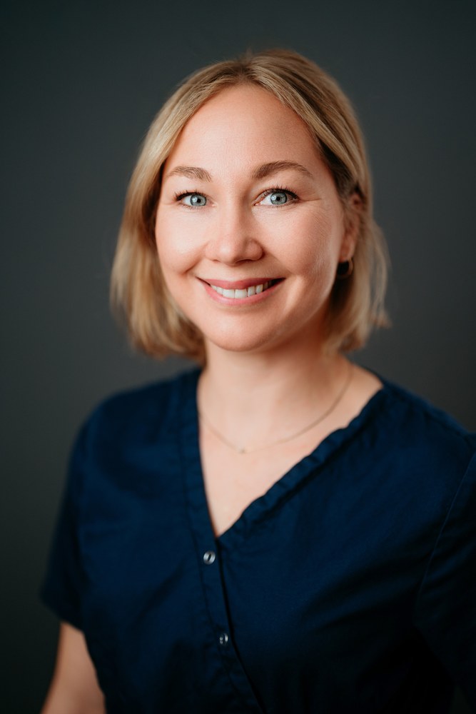 Carina Weber, Zahnärztin